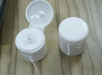 plastic-flip-top-cap-500x500